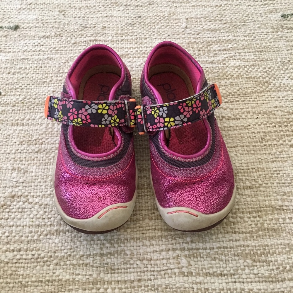 PLAE kids shoes, Size 9